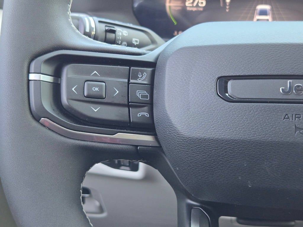 New 2026 Jeep Cherokee Overland w/ Advanced Pro Tech Group AWD/4WD image 36