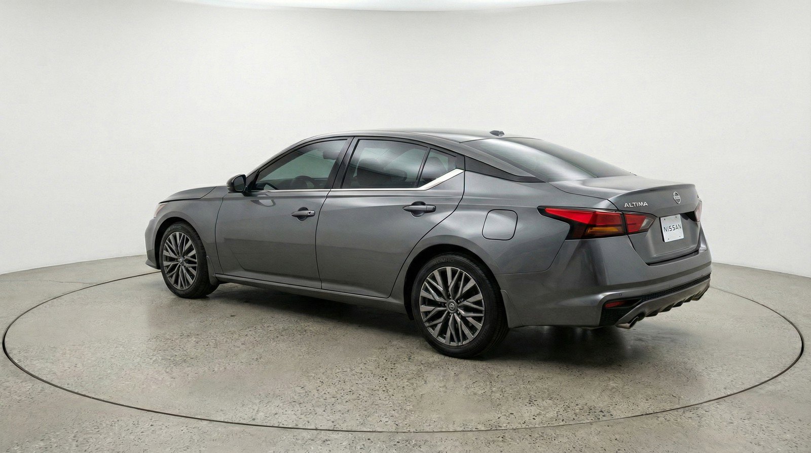 Used 2025 Nissan Altima 2.5 SV image 6