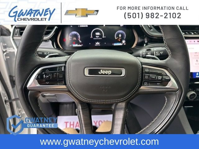 Used 2022 Jeep Grand Cherokee Overland w/ Adv Protech Group III AWD/4WD image 16