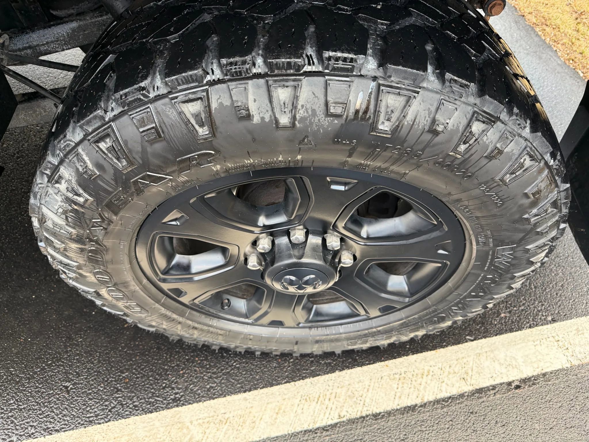 Used 2015 RAM 2500 Laramie w/ Black Appearance Group AWD/4WD image 10
