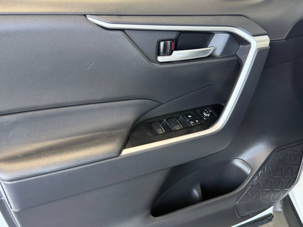 Certified 2025 Toyota RAV4 XLE FWD image 19