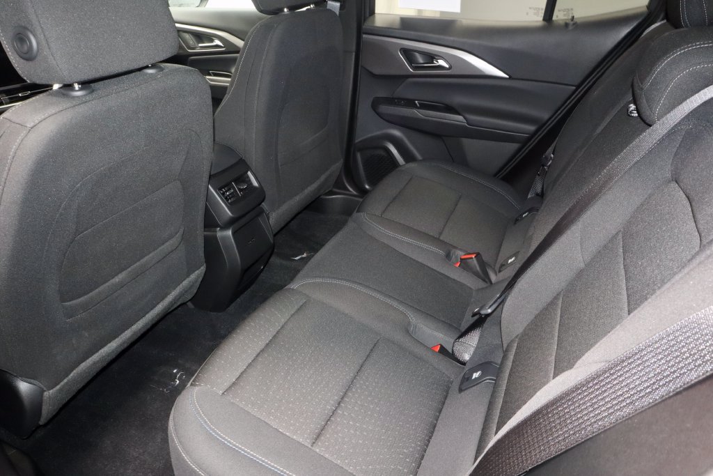 Used 2025 Chevrolet Equinox EV LT w/ Comfort Package FWD image 21
