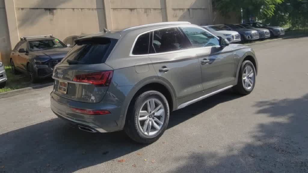 Used 2023 Audi Q5 2.0T Premium w/ Convenience Package AWD/4WD image 8