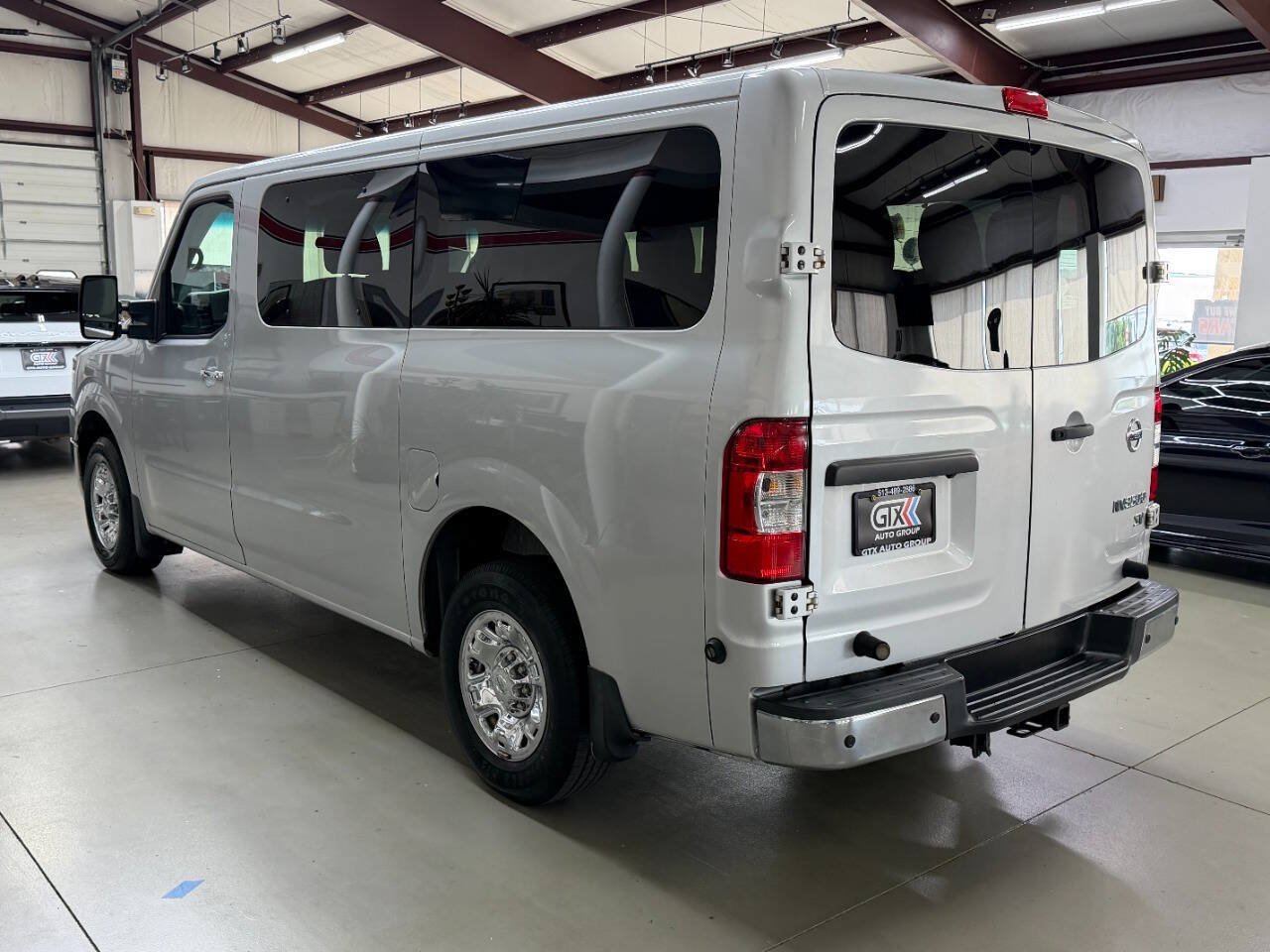 Used 2017 Nissan NV 3500 SV w/ SV Technology Package RWD image 4