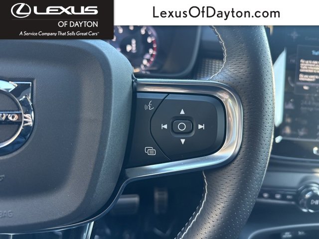 Used 2021 Volvo XC40 T5 R-Design w/ Climate Package image 20