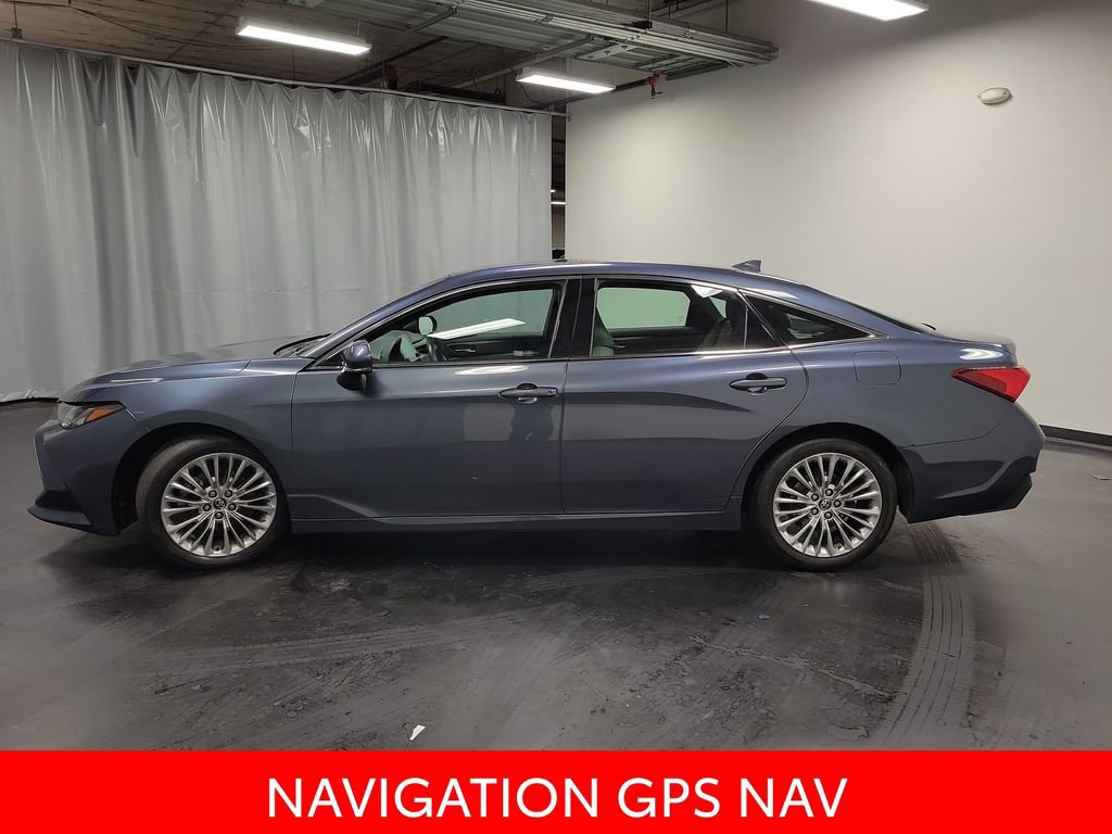 Used 2019 Toyota Avalon Limited image 5