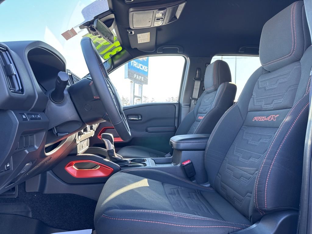 Used 2025 Nissan Frontier PRO-4X image 17