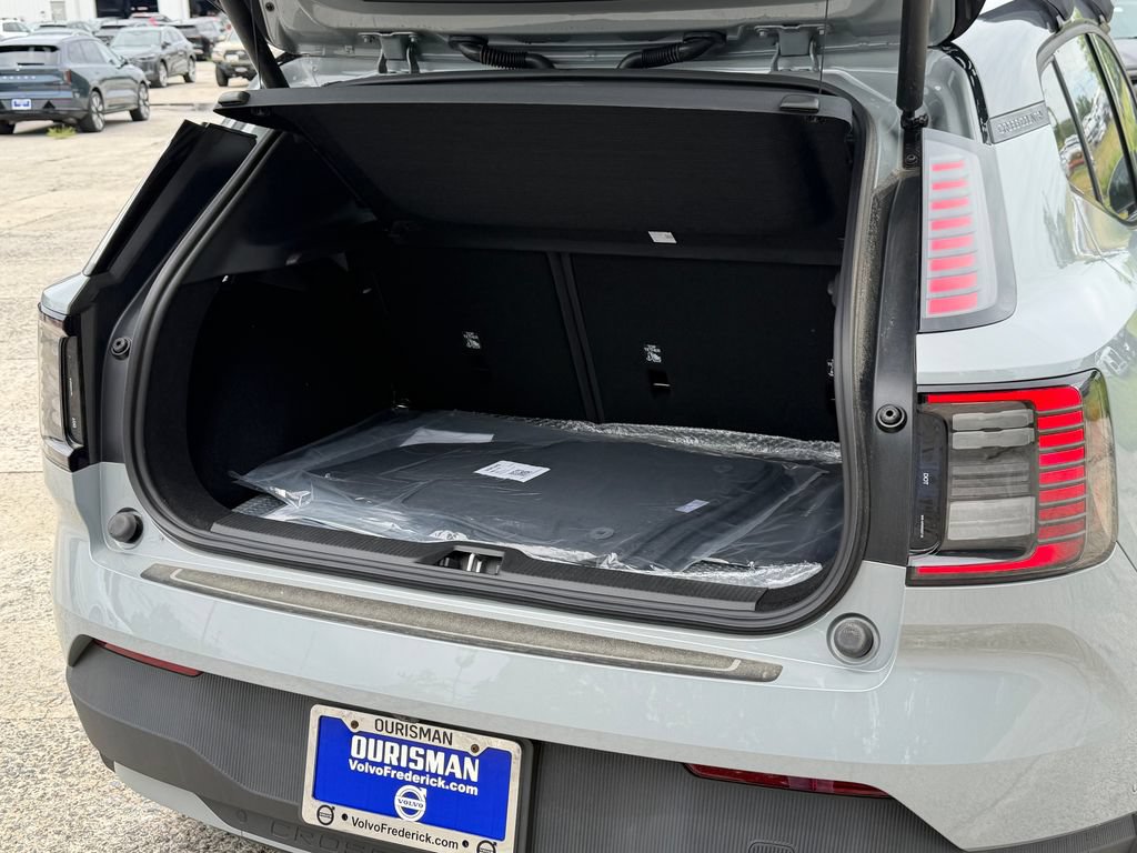 New 2026 Volvo EX30 Cross Country Ultra w/ Protection Package Premier AWD/4WD image 13