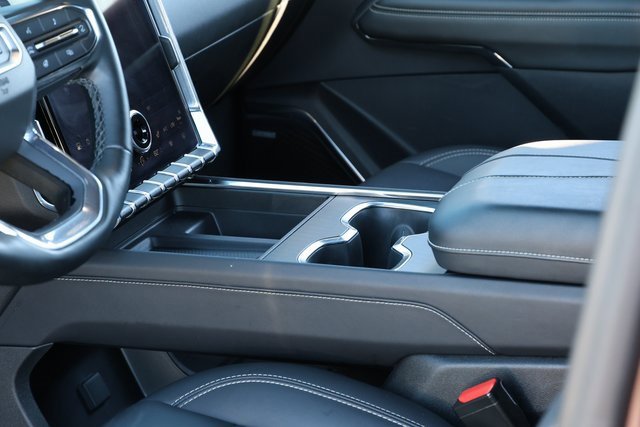 Used 2024 GMC Acadia Elevation image 4