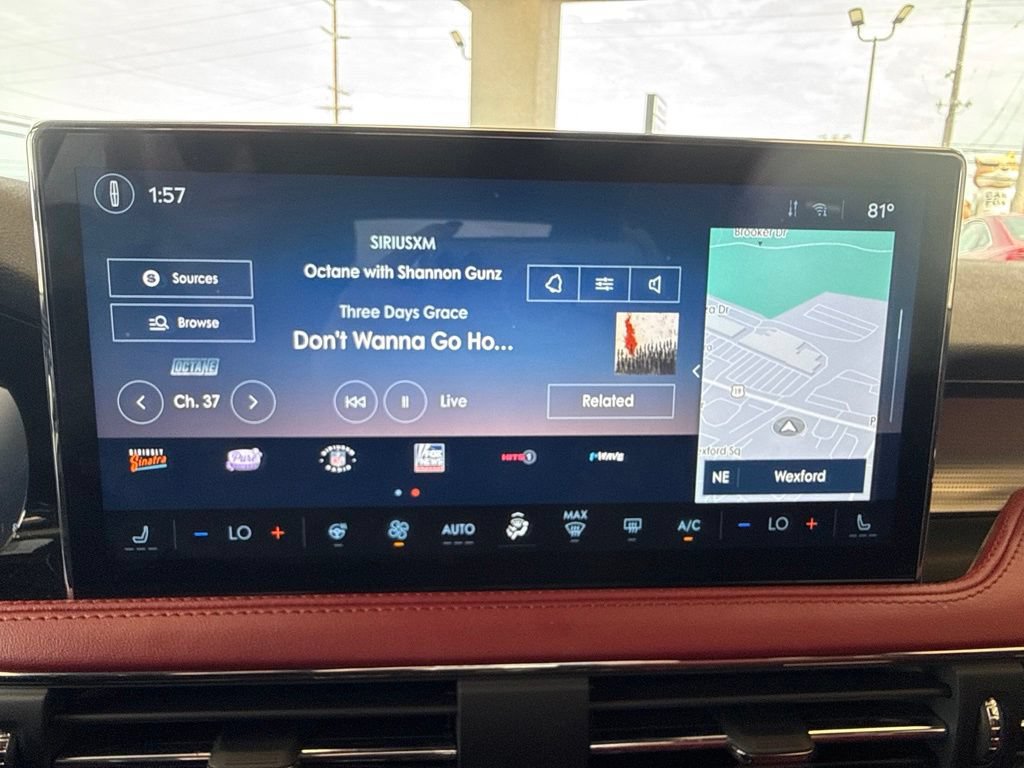 Certified 2025 Lincoln Corsair Reserve AWD/4WD image 17