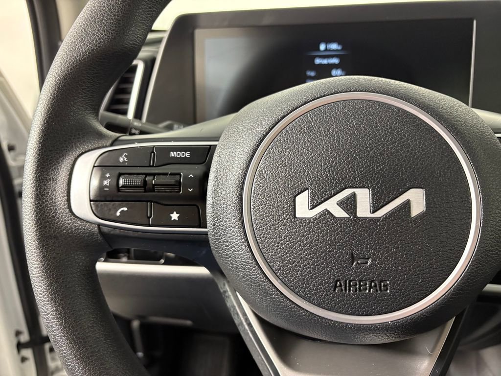 Used 2025 Kia Sportage LX image 23
