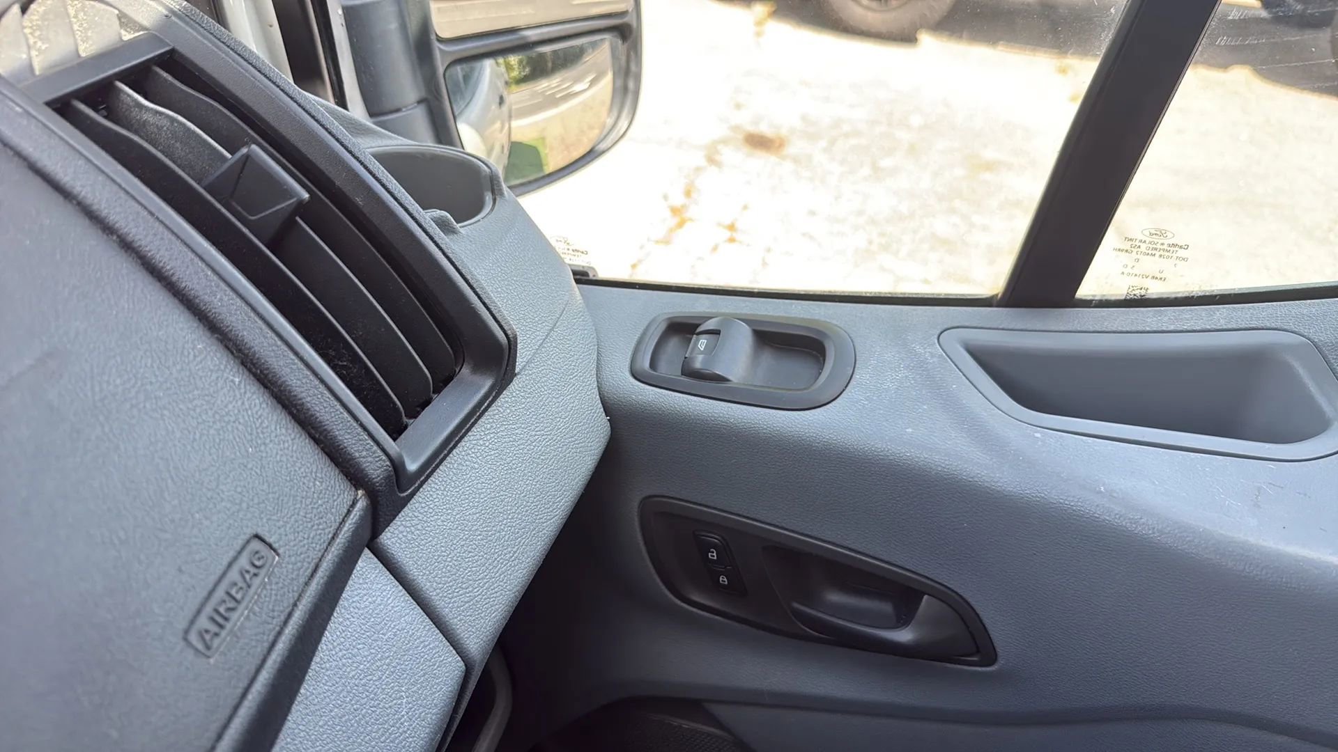 Used 2017 Ford Transit 150 XL RWD image 36