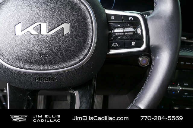 Used 2022 Kia Carnival SX Prestige image 11