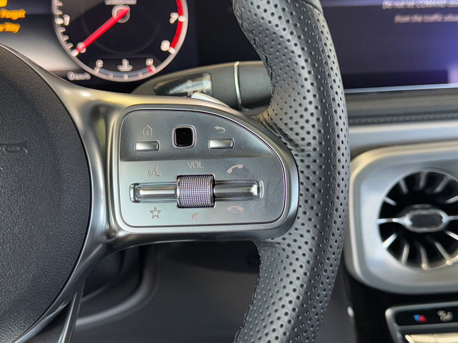 Used 2024 Mercedes-Benz G 550 image 16