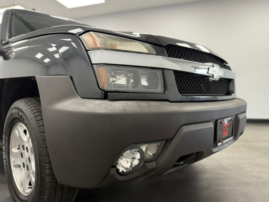 Used 2003 Chevrolet Avalanche 4x4 w/ Suspension Package, Off-Road image 17