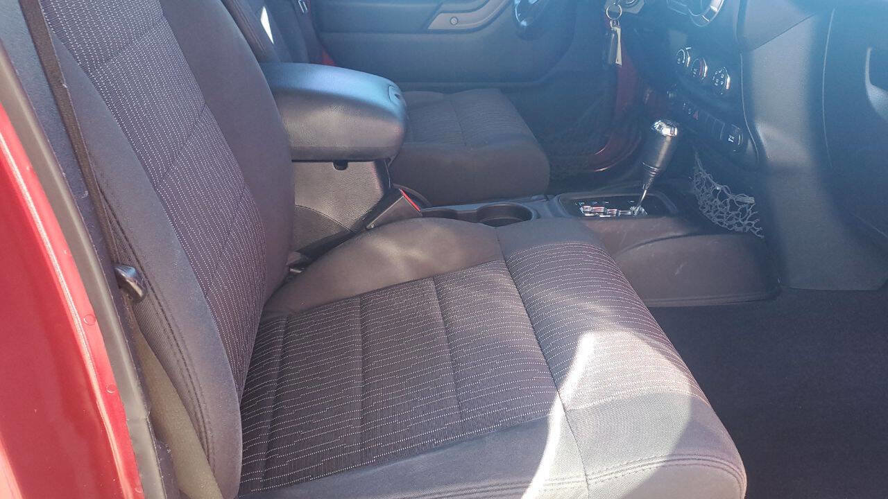 Used 2012 Jeep Wrangler Unlimited Sport image 24