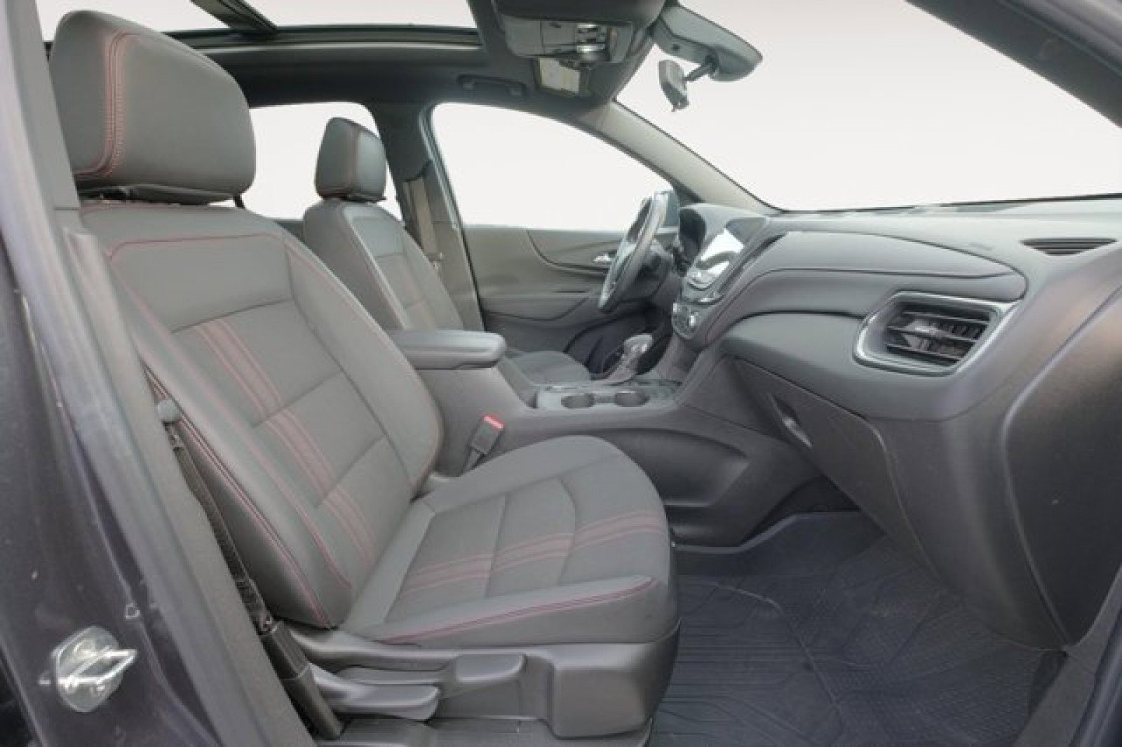 Used 2022 Chevrolet Equinox RS w/ Infotainment Package image 15