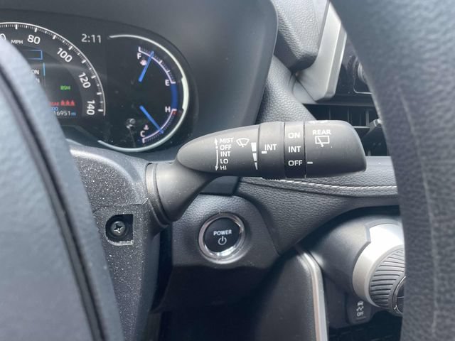 Used 2025 Toyota RAV4 XLE AWD/4WD image 25