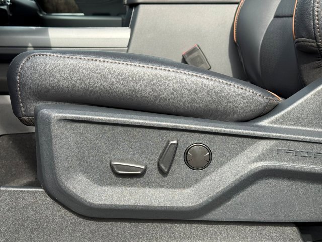 New 2025 Ford F350 Lariat w/ Lariat Ultimate Package image 16