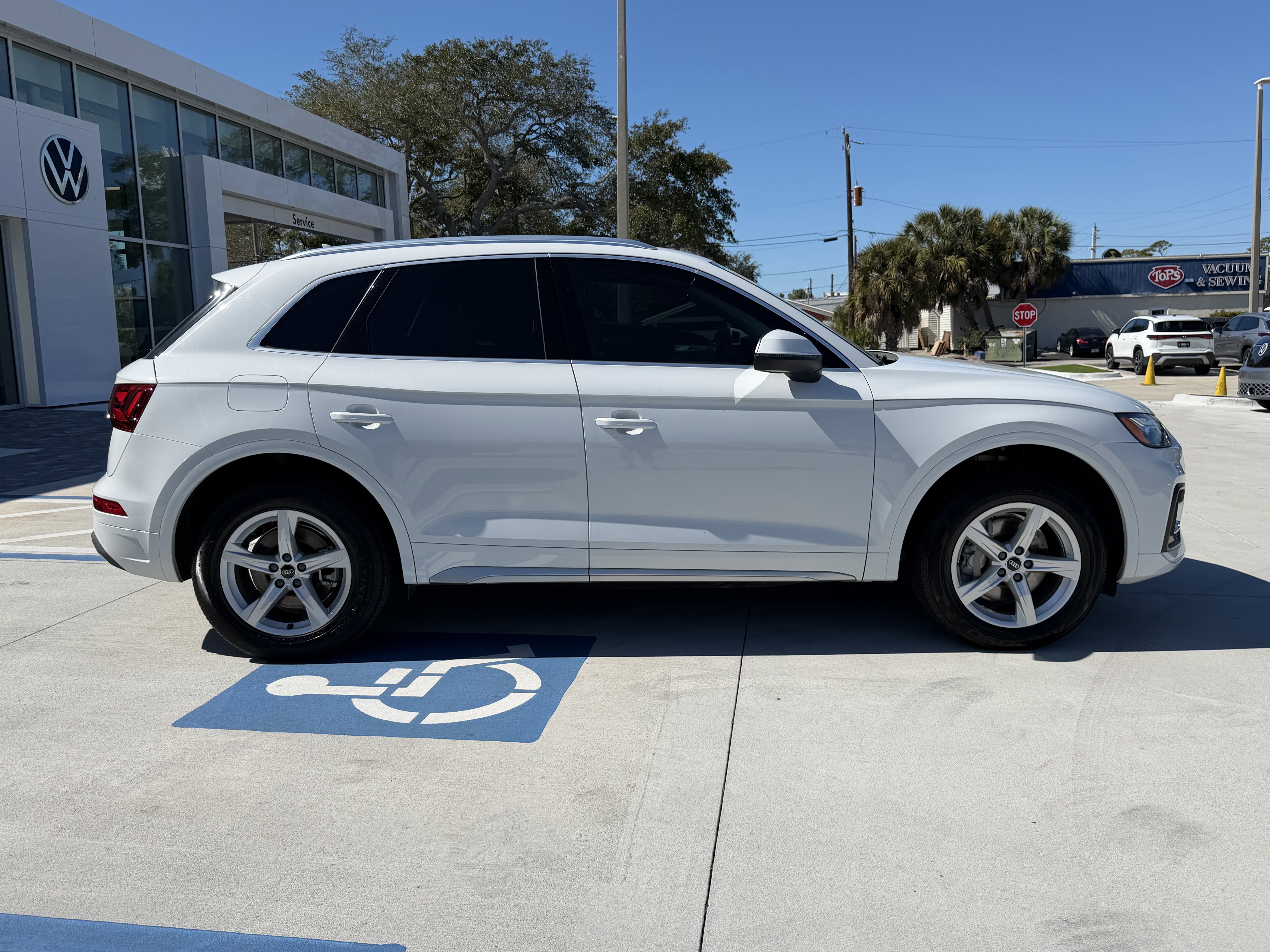 Used 2023 Audi Q5 2.0T Premium w/ Convenience Package video 2