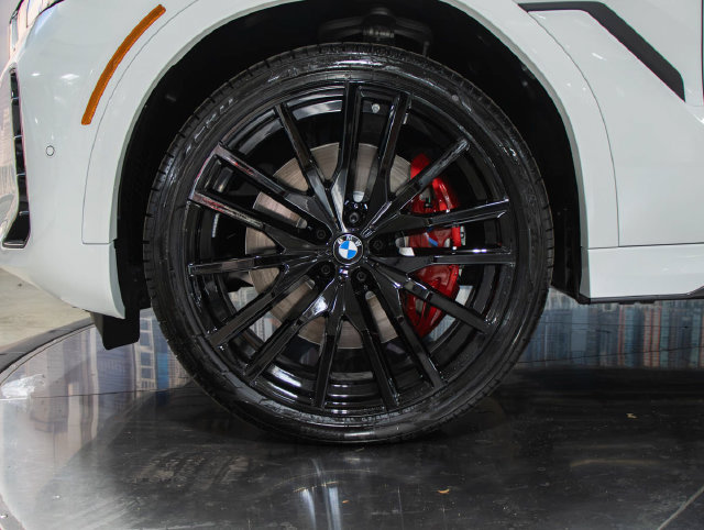 New 2027 BMW X6 M60i AWD/4WD image 7