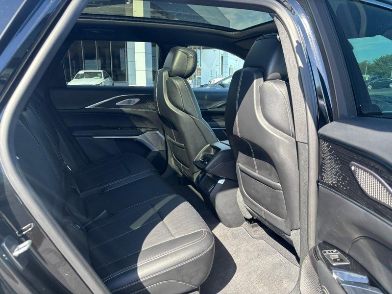 Used 2023 Cadillac Lyriq 2WD image 12