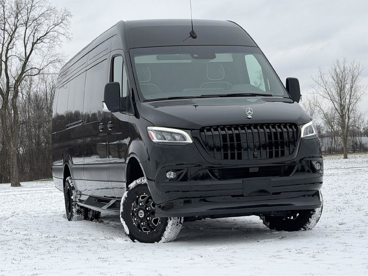 Used 2024 Mercedes-Benz Sprinter 3500 image 35