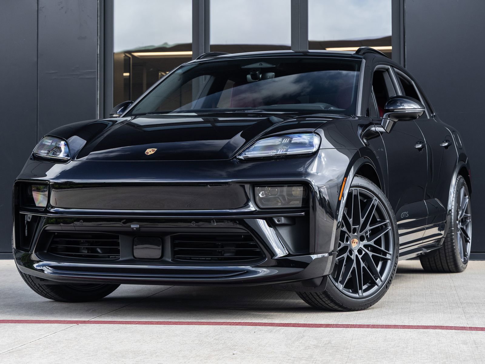 New 2026 Porsche Macan GTS Electric AWD/4WD video 1