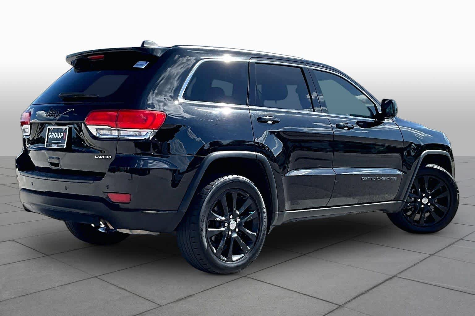 Used 2018 Jeep Grand Cherokee Laredo RWD image 13