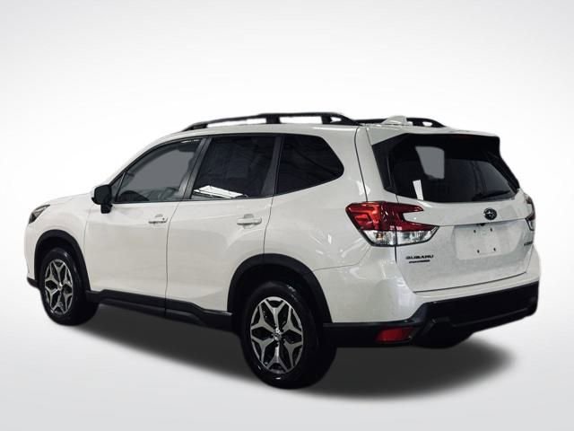 Used 2022 Subaru Forester Premium image 9