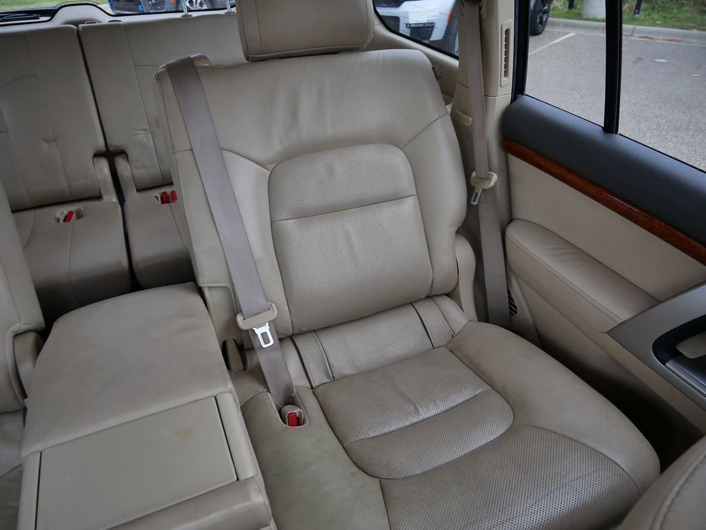 Used 2015 Toyota Land Cruiser image 50