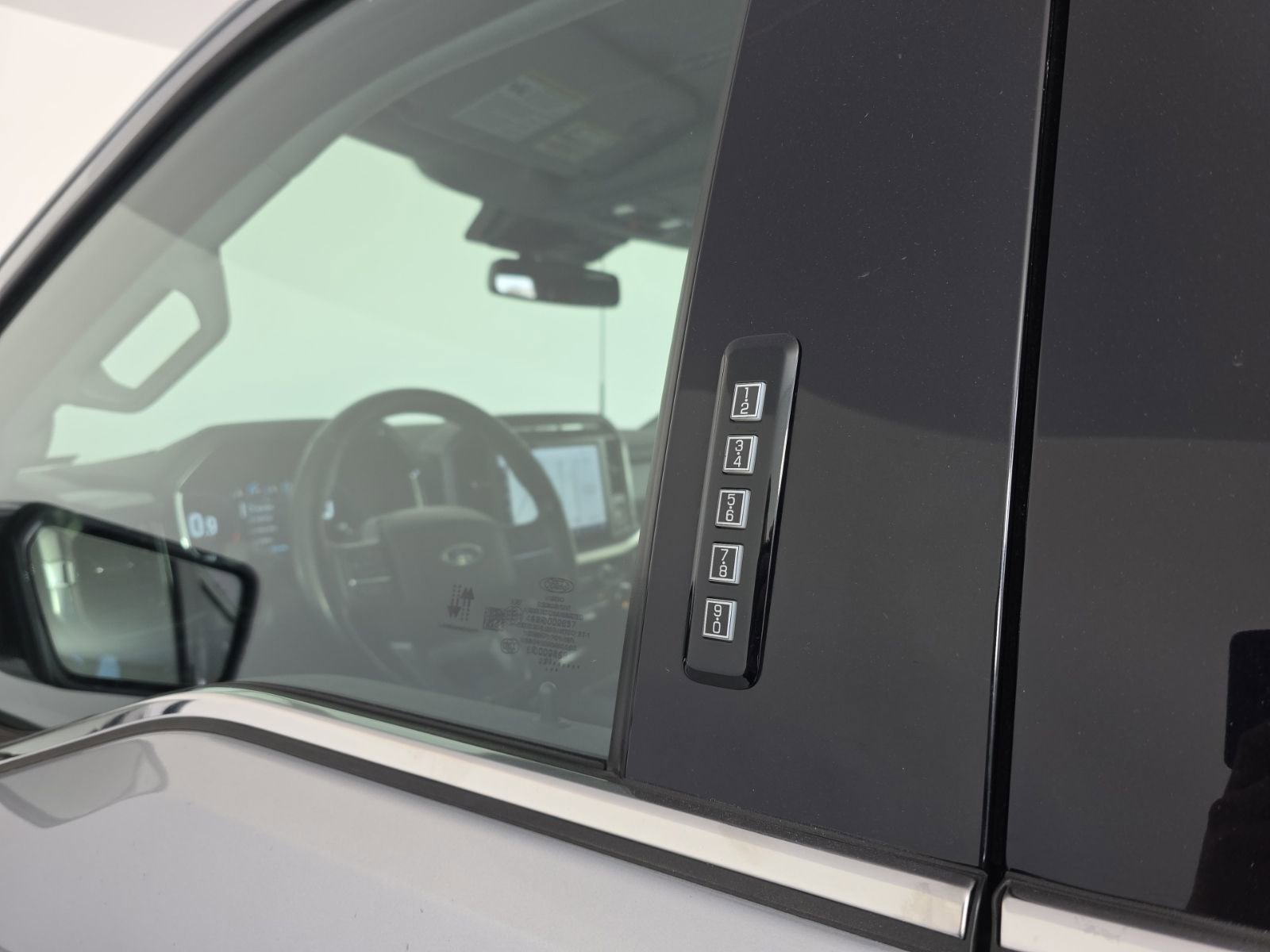 Used 2023 Ford F150 Lariat w/ Equipment Group 502A High image 8