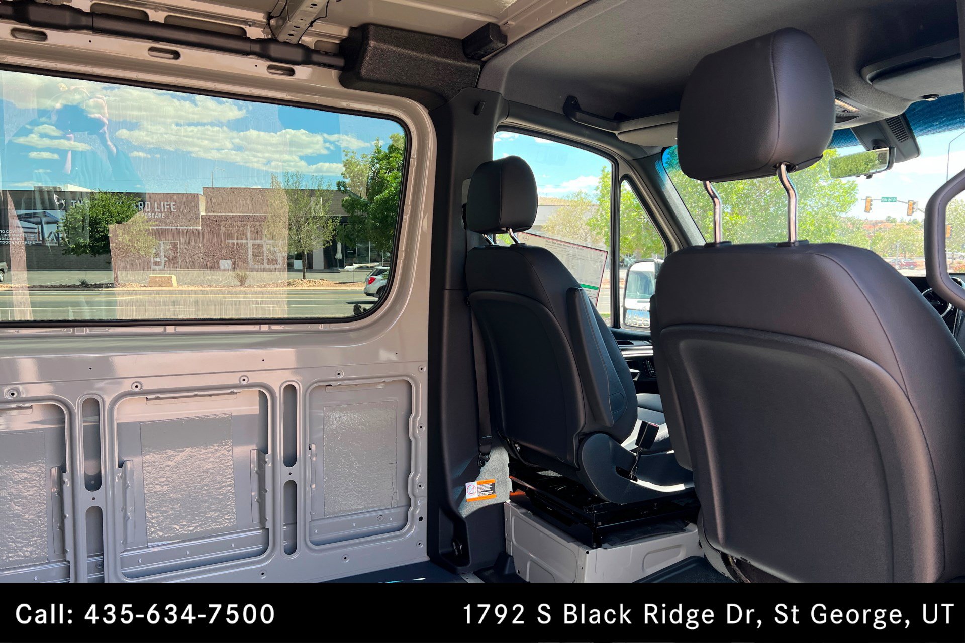 Used 2025 Mercedes-Benz Sprinter 2500 image 20