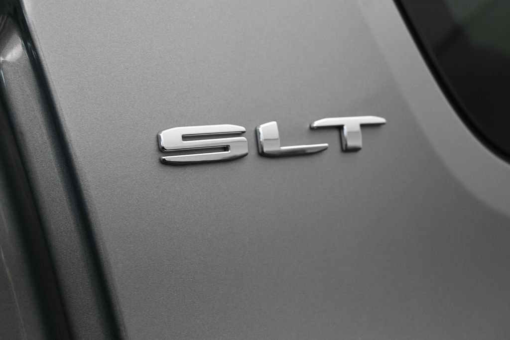 Used 2023 GMC Acadia SLT w/ Technology Package FWD image 45