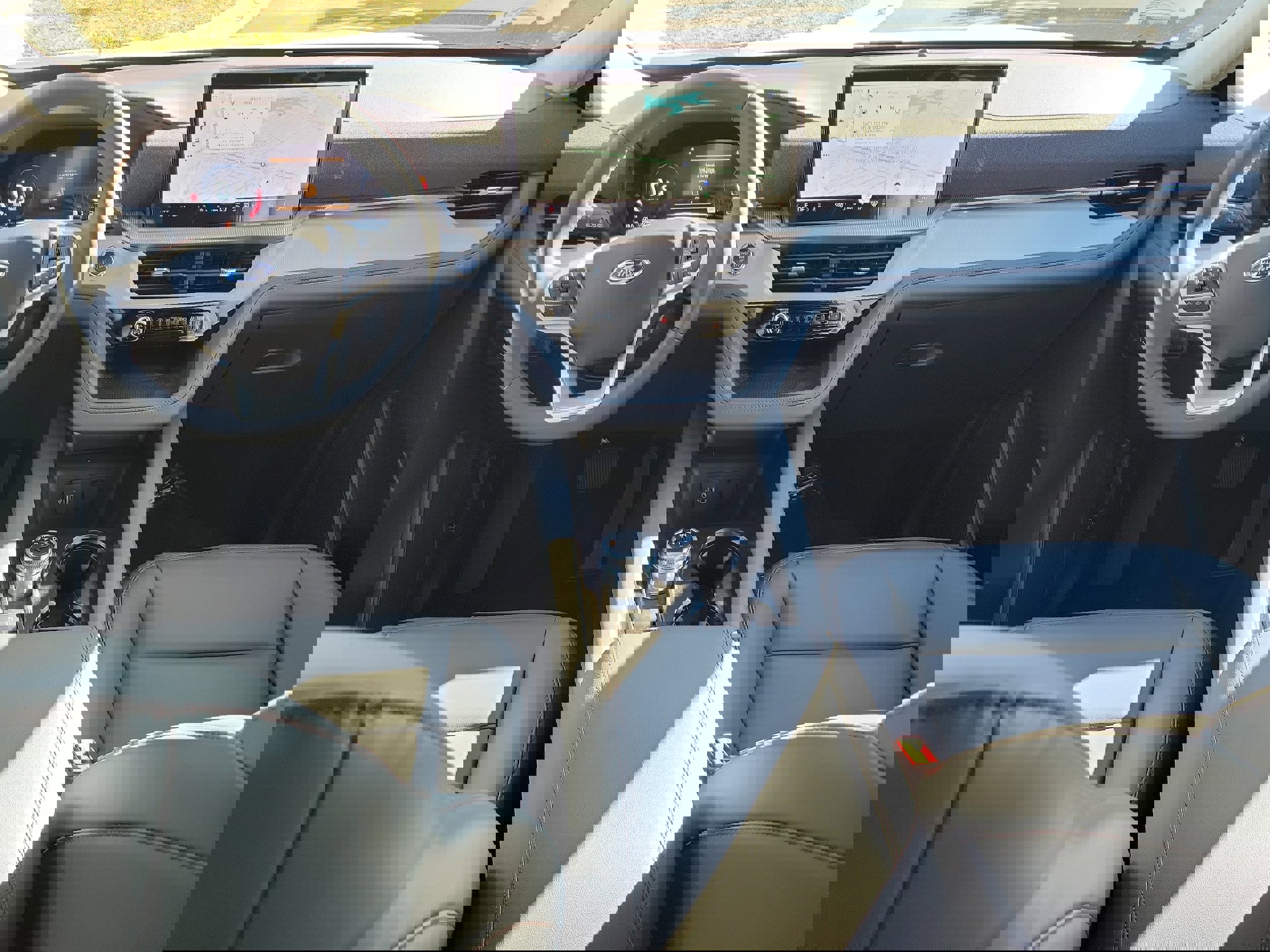 New 2026 Ford Explorer Active w/ Active Comfort Package image 15