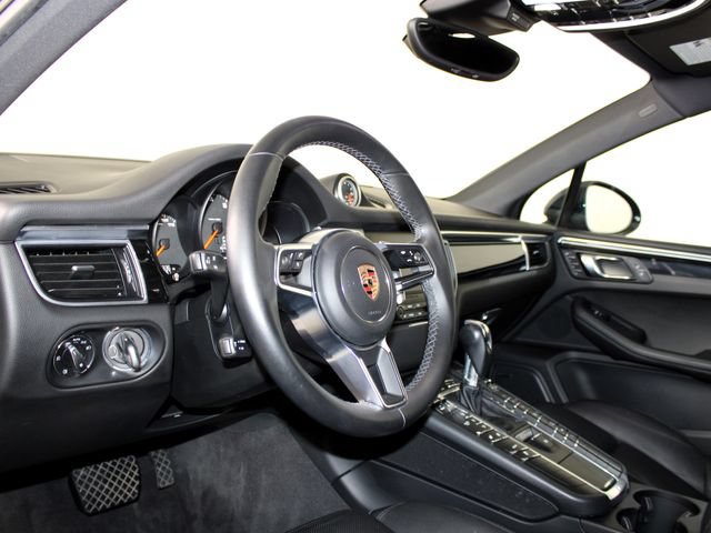 Used 2018 Porsche Macan AWD/4WD image 4