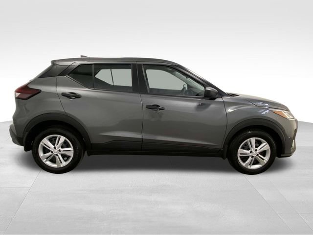 New 2025 Nissan Kicks Play S image 2