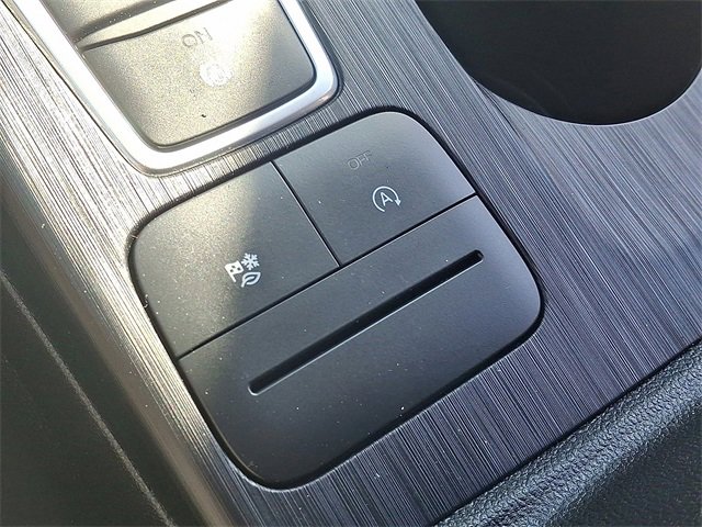 Used 2022 Ford Escape SE w/ SE Sport Appearance Package image 25