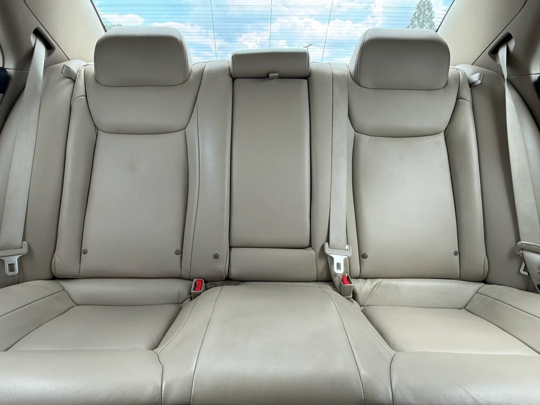 Used 2014 Chrysler 300 RWD image 22