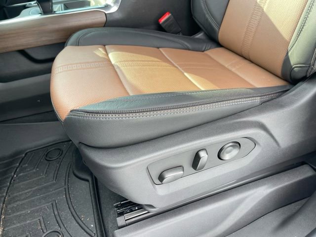 Used 2024 Chevrolet Silverado 1500 High Country image 18