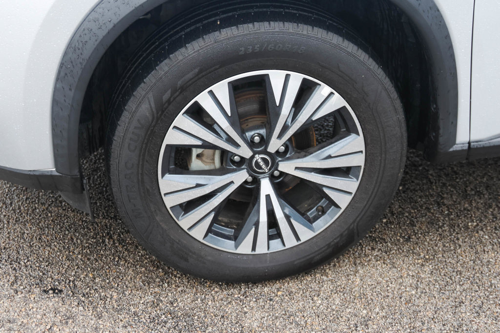 Used 2023 Nissan Rogue SV AWD/4WD image 7