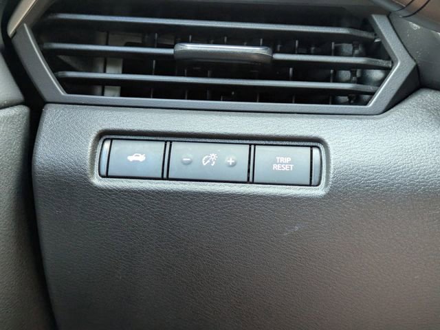 Used 2024 Nissan Altima 2.5 SV FWD image 24