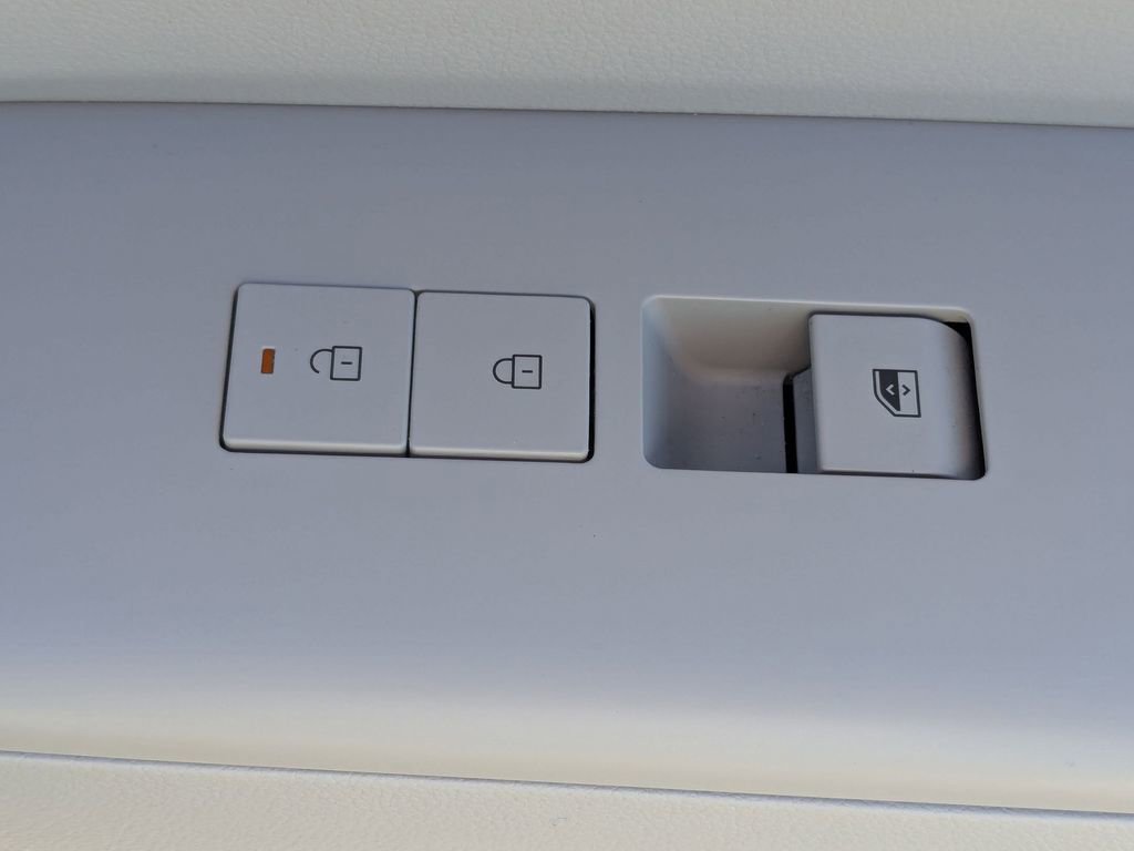 Used 2024 Hyundai Kona Limited image 40