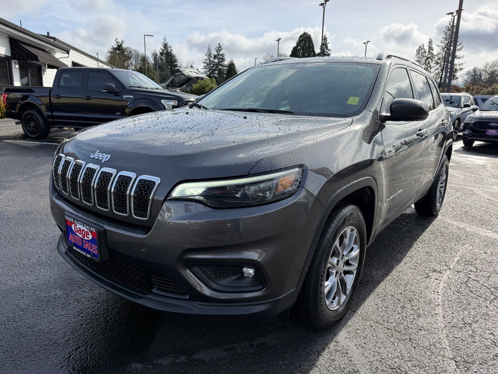 Used 2019 Jeep Cherokee Latitude Plus w/ Comfort/Convenience Group image 4