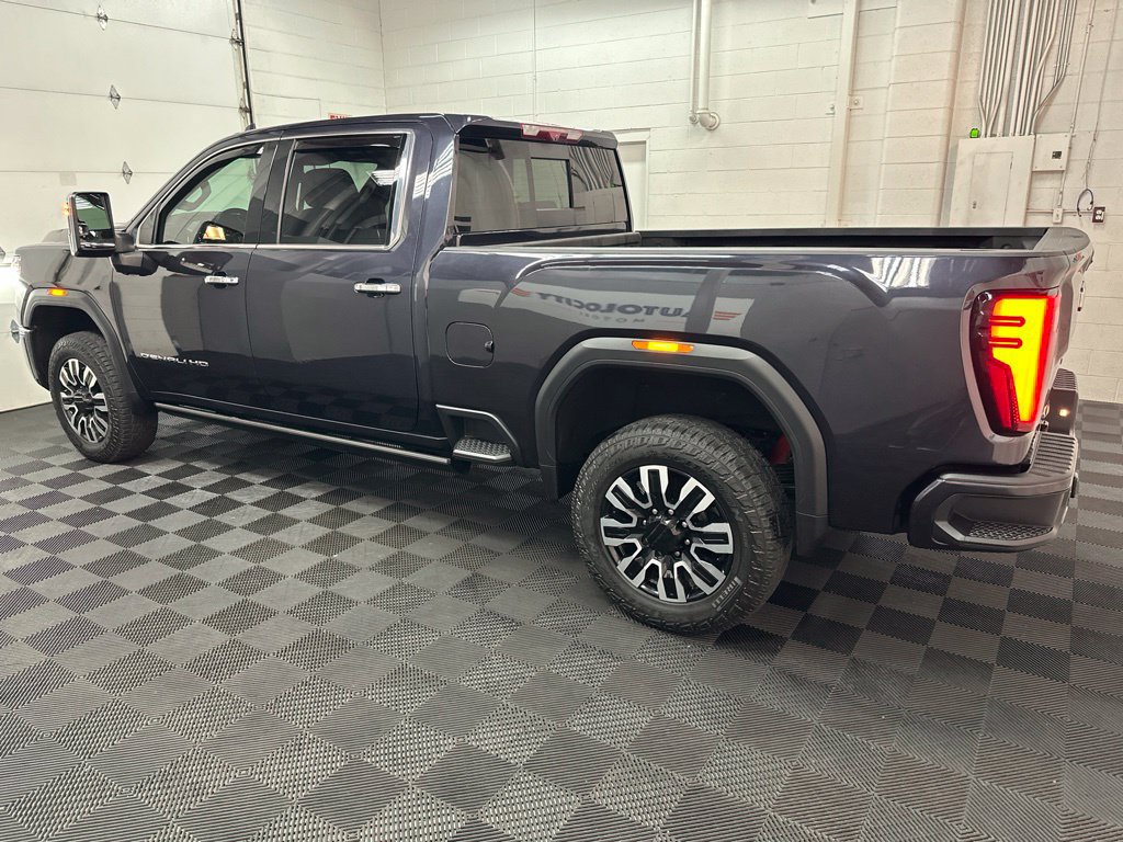 Used 2025 GMC Sierra 2500 Denali Ultimate AWD/4WD image 6