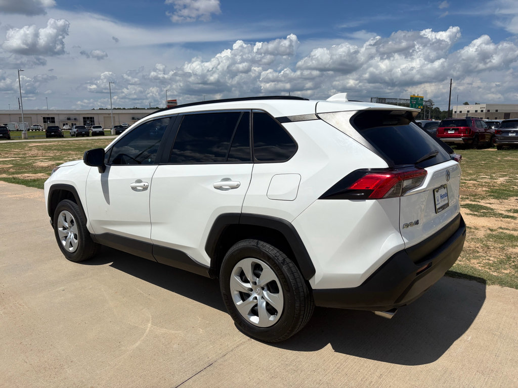 Used 2020 Toyota RAV4 LE FWD image 7