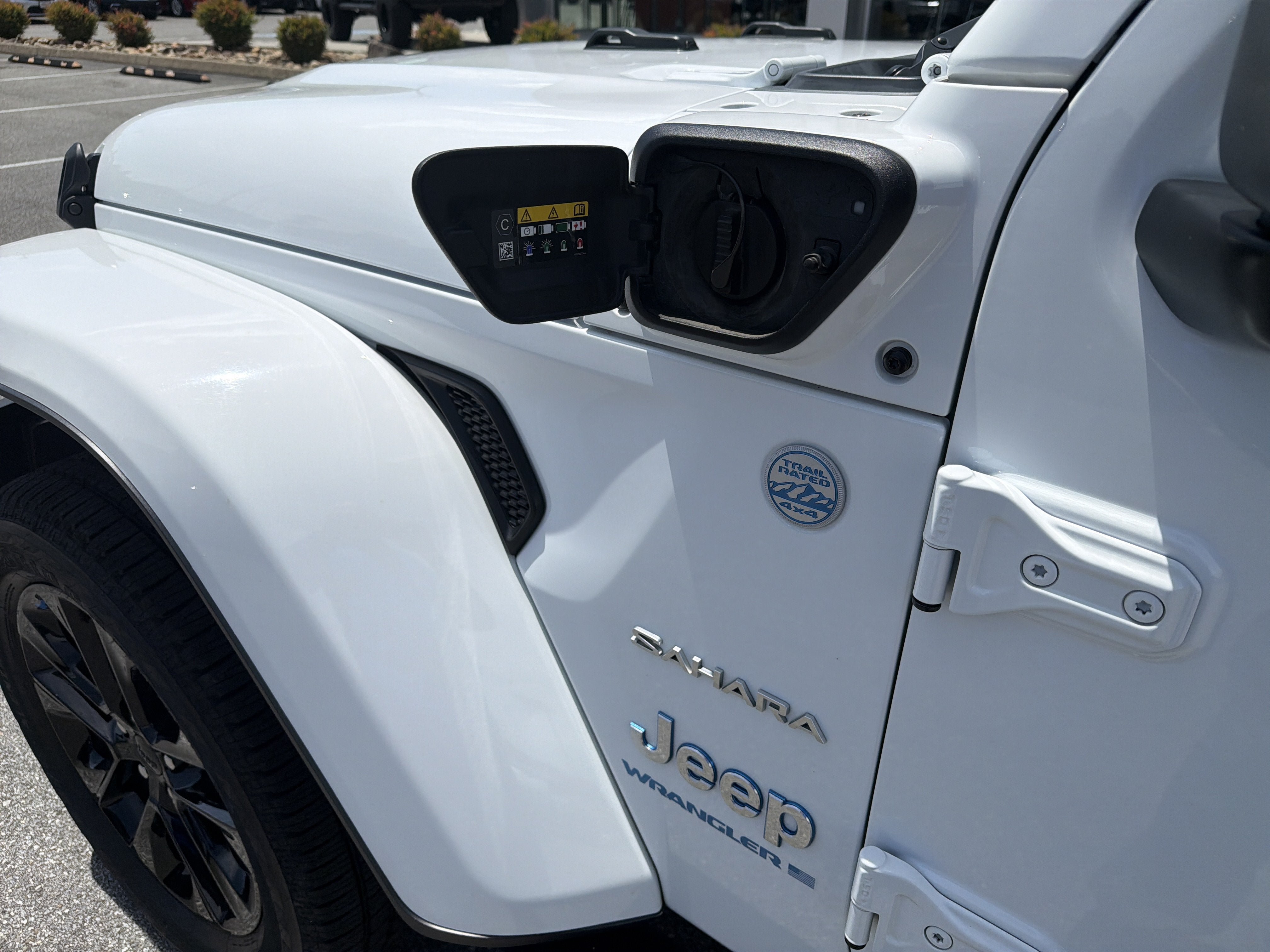 Used 2023 Jeep Wrangler Unlimited Sahara AWD/4WD image 12