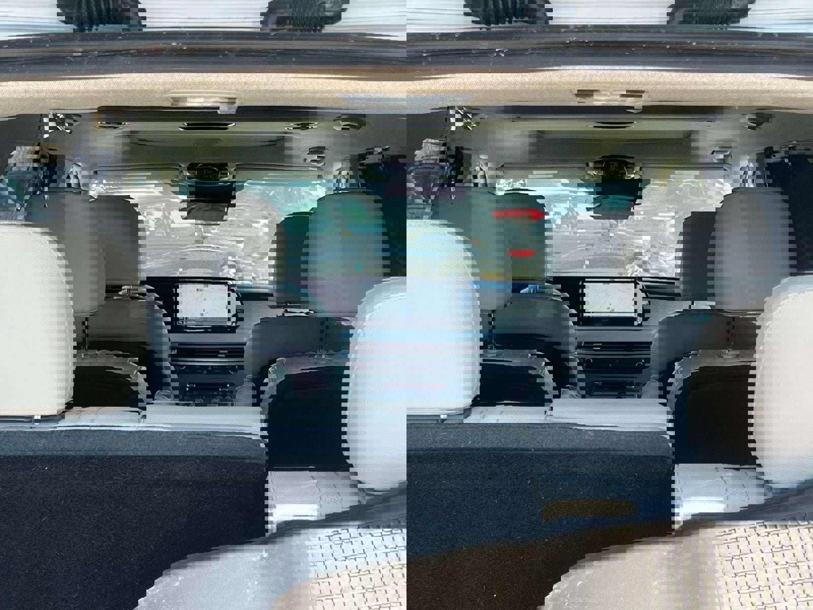 Used 2023 Hyundai Palisade Limited w/ Winter Package image 16