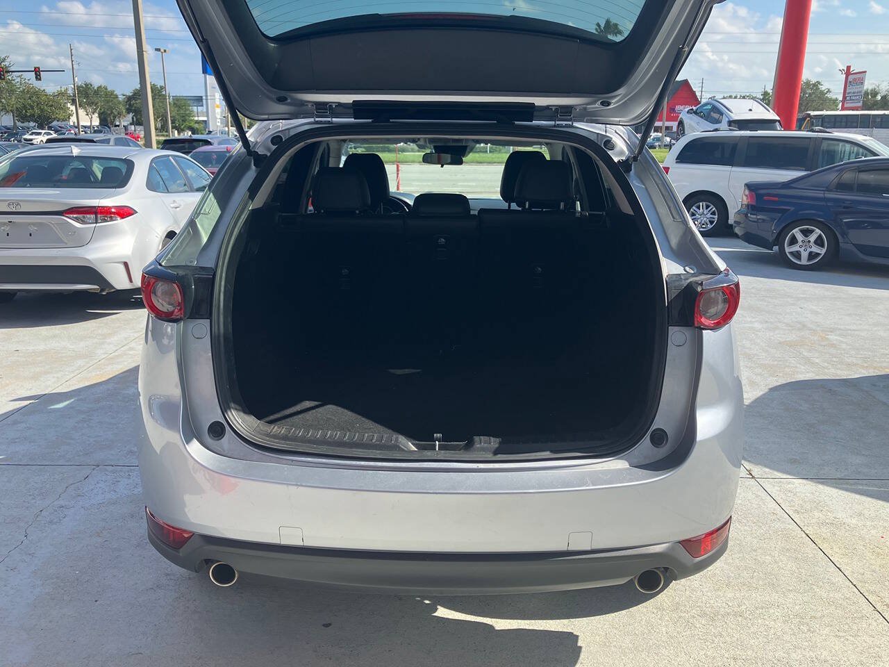 Used 2020 MAZDA CX-5 Touring FWD image 4