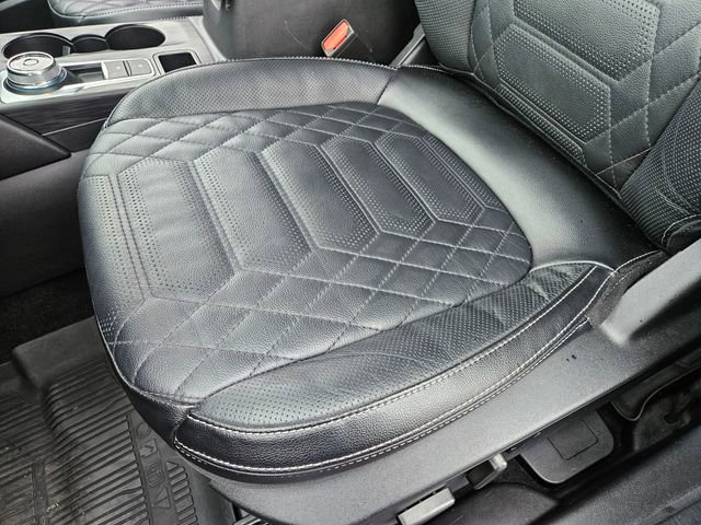 Used 2024 Ford Escape SE w/ PHEV Premium Package image 8